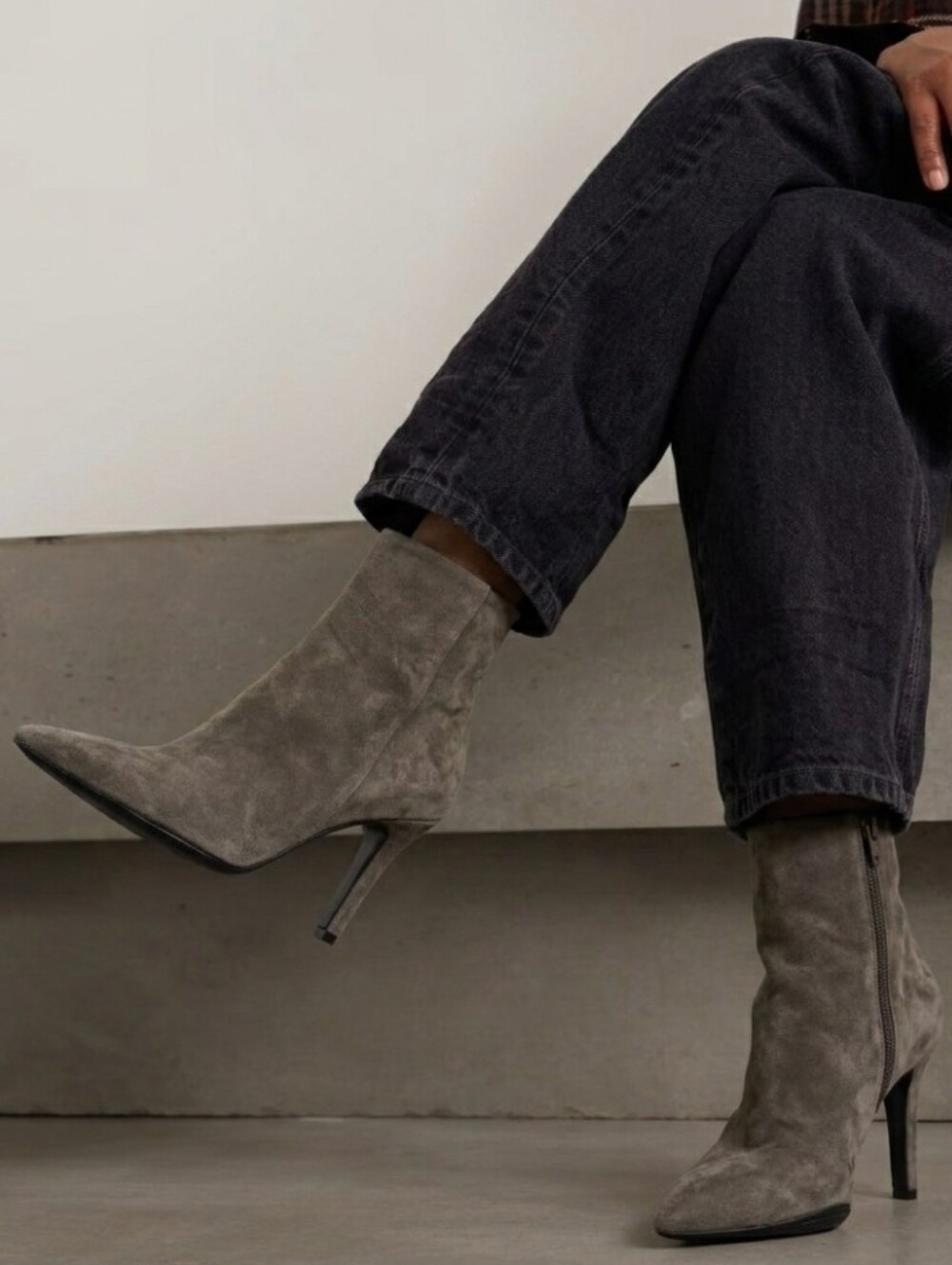 Pre-Loved Kenneth Cole Gray Suede Pointed-Toe Ankle Boots